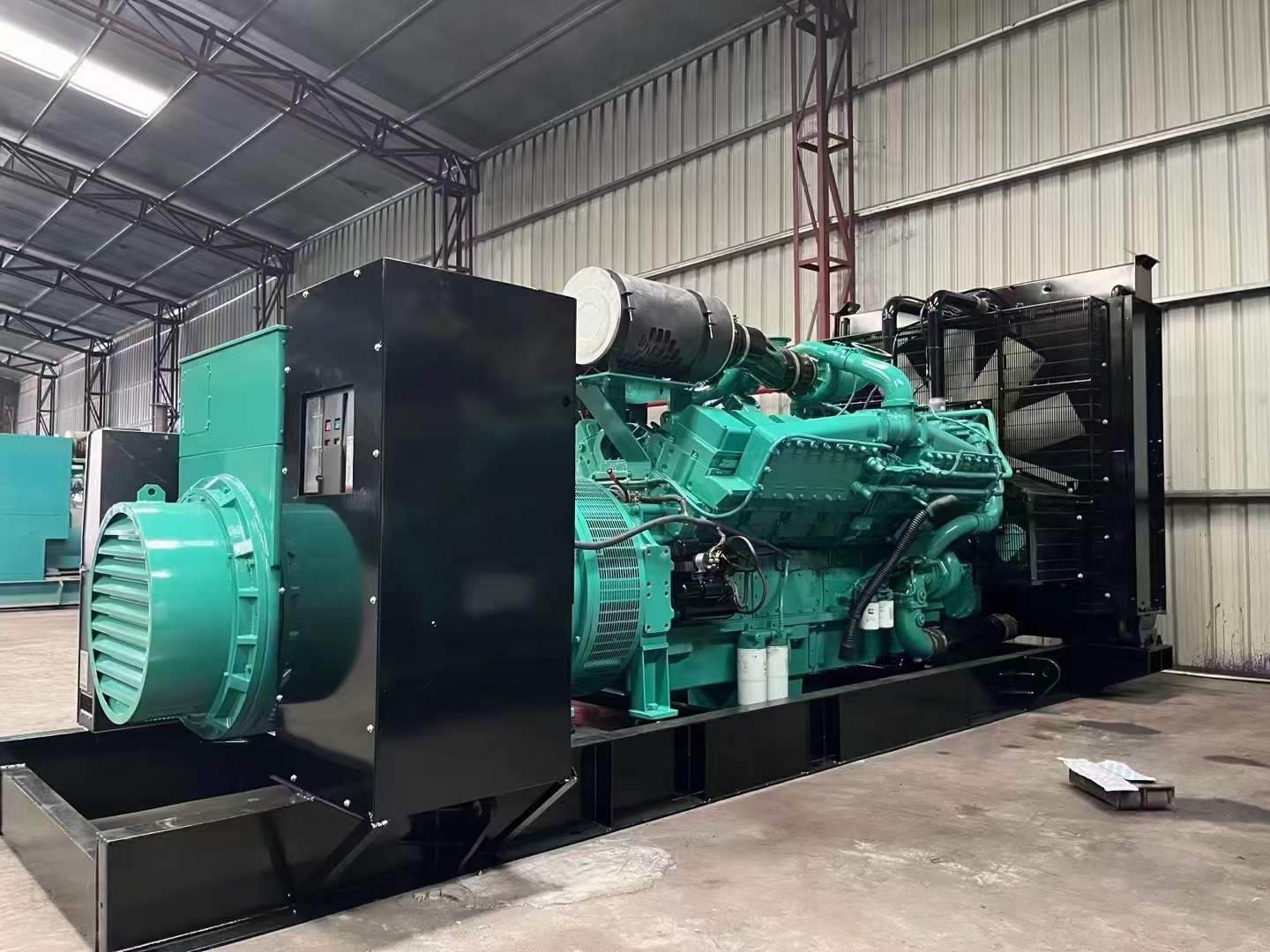 晋源如何评估无功补偿装置的性能和效果？