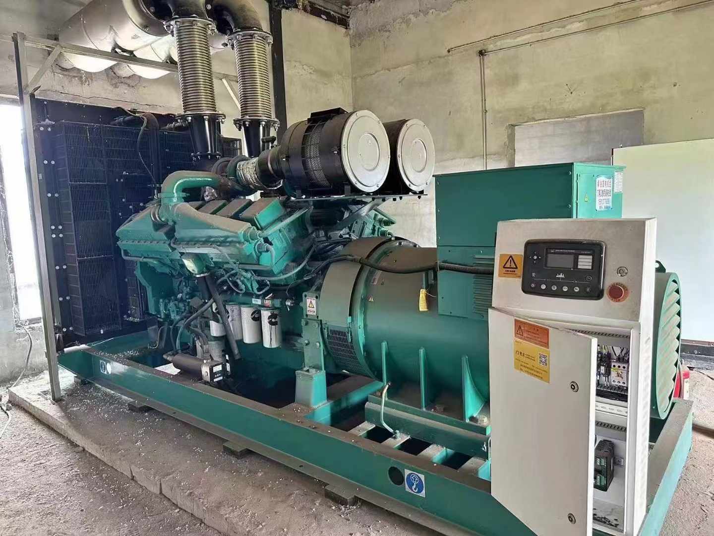 晋源无功补偿装置的性能评估需要考虑哪些因素？