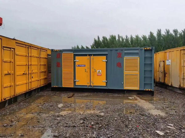 晋源柴油发电机如何判断干式空气滤清器是否需要更换？