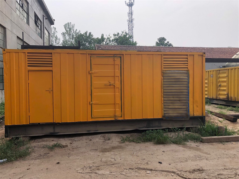 晋源发电机出租进行负载测试时，电瓶电量不足的具体判断标准是什么？