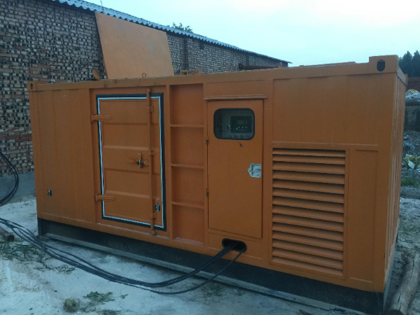 晋源发电机组长期使用中，电缆线的敷设路径有哪些要求？